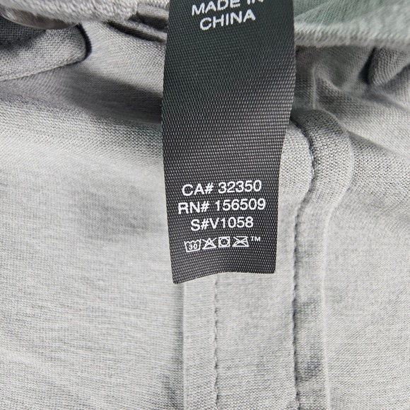 NWT Vuori Strato Tech Polo Men's L Platinum Heather Stretch Golf Athletic Shirt - Picture 3 of 8